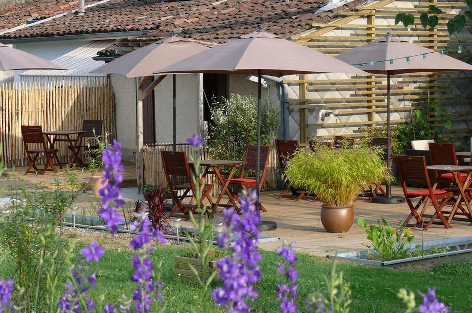 Logis Hotel Restaurant La Barguillere Saint-Pierre-de-Riviere Exterior photo